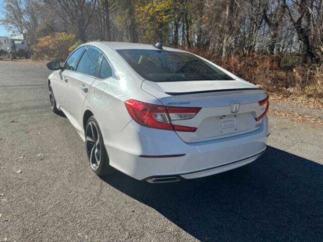 Белый Хонда Аккорд, объемом двигателя 1.5 л и пробегом 26 тыс. км за 14000 $, фото 5 на Automoto.ua