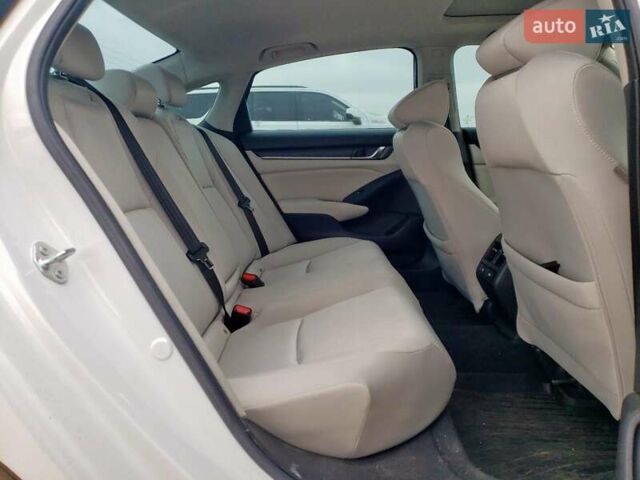 Белый Хонда Аккорд, объемом двигателя 2 л и пробегом 51 тыс. км за 18745 $, фото 9 на Automoto.ua