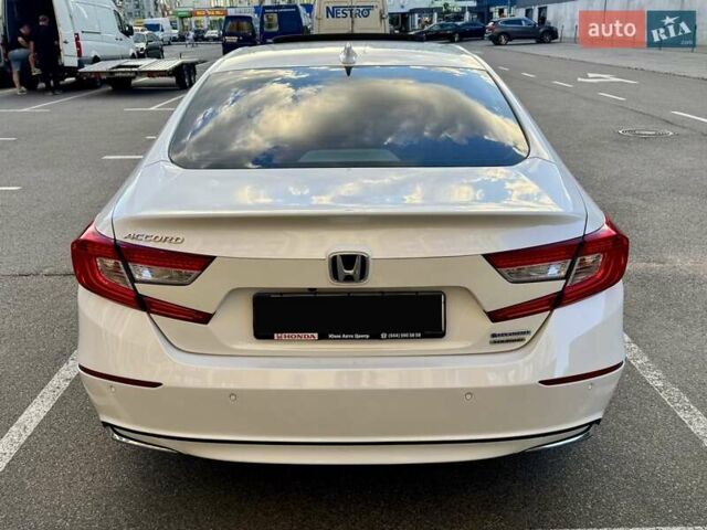 Белый Хонда Аккорд, объемом двигателя 2 л и пробегом 121 тыс. км за 29800 $, фото 5 на Automoto.ua