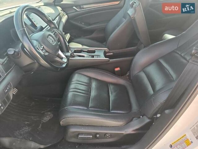 Белый Хонда Аккорд, объемом двигателя 1.5 л и пробегом 100 тыс. км за 6400 $, фото 6 на Automoto.ua