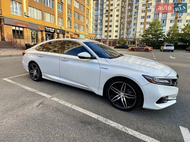 Белый Хонда Аккорд, объемом двигателя 2 л и пробегом 121 тыс. км за 29800 $, фото 3 на Automoto.ua