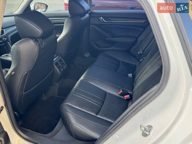 Белый Хонда Аккорд, объемом двигателя 2 л и пробегом 121 тыс. км за 29800 $, фото 27 на Automoto.ua