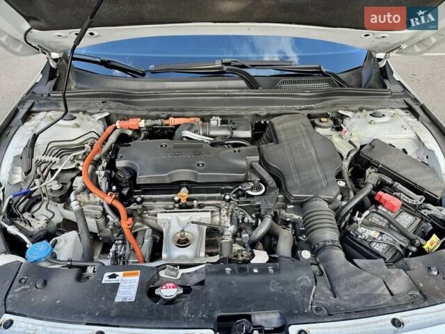 Белый Хонда Аккорд, объемом двигателя 2 л и пробегом 121 тыс. км за 29800 $, фото 12 на Automoto.ua