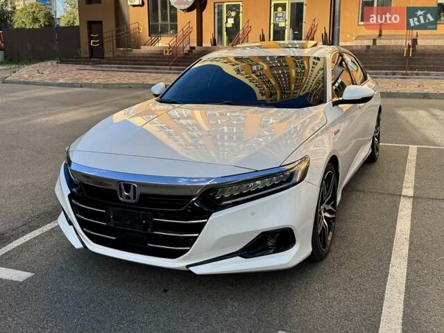 Белый Хонда Аккорд, объемом двигателя 2 л и пробегом 121 тыс. км за 29800 $, фото 1 на Automoto.ua