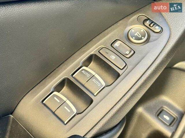 Белый Хонда Аккорд, объемом двигателя 2 л и пробегом 121 тыс. км за 29800 $, фото 21 на Automoto.ua