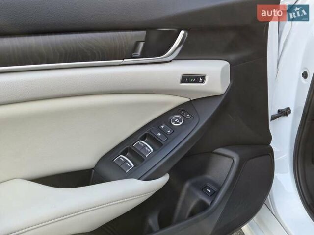 Белый Хонда Аккорд, объемом двигателя 2 л и пробегом 48 тыс. км за 26600 $, фото 22 на Automoto.ua