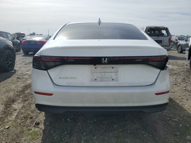 Белый Хонда Аккорд, объемом двигателя 1.5 л и пробегом 80 тыс. км за 18600 $, фото 4 на Automoto.ua