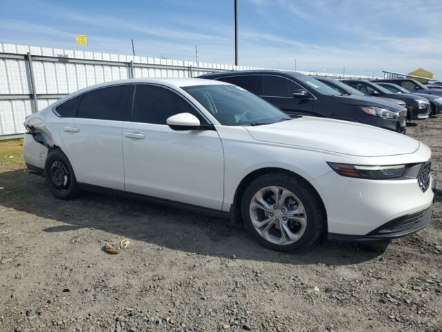 Белый Хонда Аккорд, объемом двигателя 1.5 л и пробегом 80 тыс. км за 18600 $, фото 2 на Automoto.ua