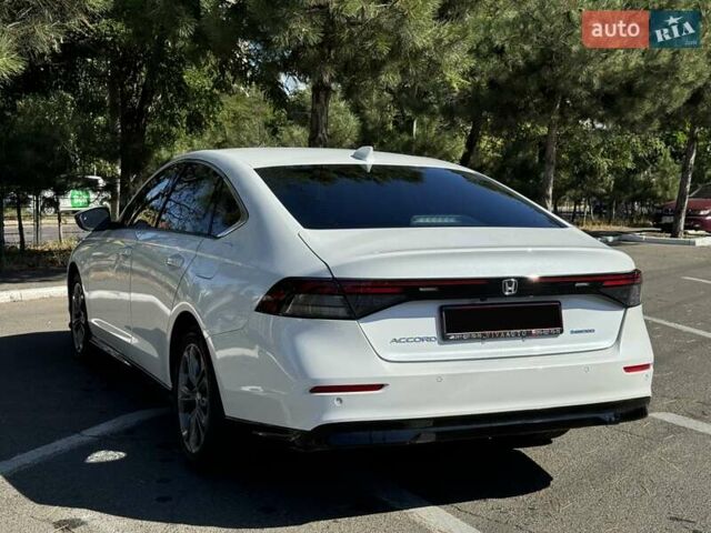 Білий Хонда Аккорд, об'ємом двигуна 2 л та пробігом 102 тис. км за 28500 $, фото 4 на Automoto.ua