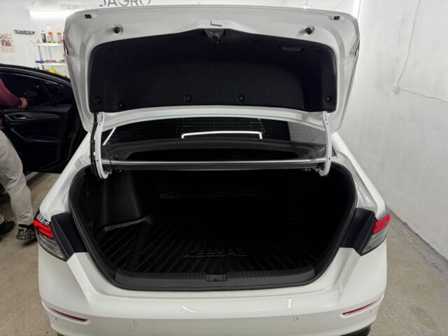 Белый Хонда Аккорд, объемом двигателя 2 л и пробегом 16 тыс. км за 28447 $, фото 7 на Automoto.ua