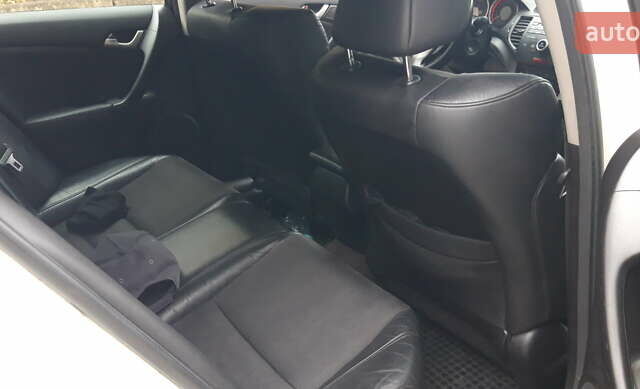 Белый Хонда Аккорд, объемом двигателя 2.4 л и пробегом 287 тыс. км за 8600 $, фото 24 на Automoto.ua