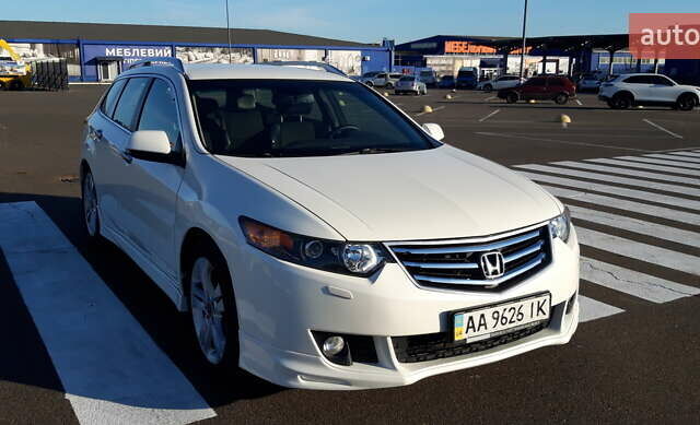 Белый Хонда Аккорд, объемом двигателя 2.4 л и пробегом 287 тыс. км за 8600 $, фото 15 на Automoto.ua