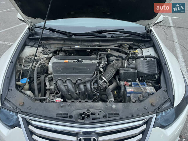 Белый Хонда Аккорд, объемом двигателя 2.35 л и пробегом 260 тыс. км за 12500 $, фото 4 на Automoto.ua