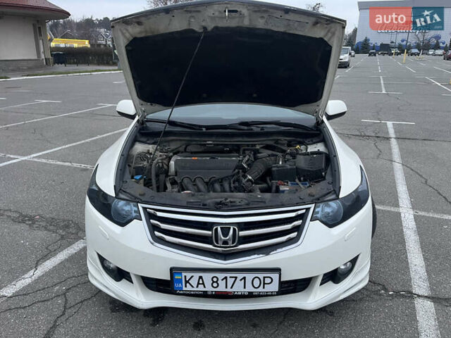 Белый Хонда Аккорд, объемом двигателя 2.35 л и пробегом 260 тыс. км за 12500 $, фото 3 на Automoto.ua