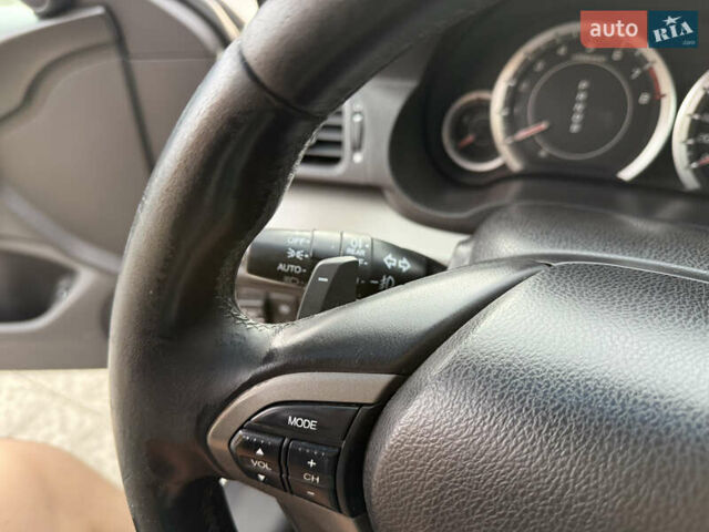 Белый Хонда Аккорд, объемом двигателя 2.4 л и пробегом 374 тыс. км за 10200 $, фото 20 на Automoto.ua