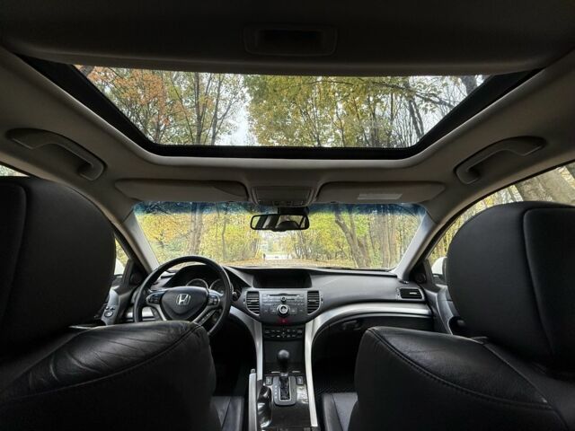 Белый Хонда Аккорд, объемом двигателя 0 л и пробегом 220 тыс. км за 8850 $, фото 1 на Automoto.ua