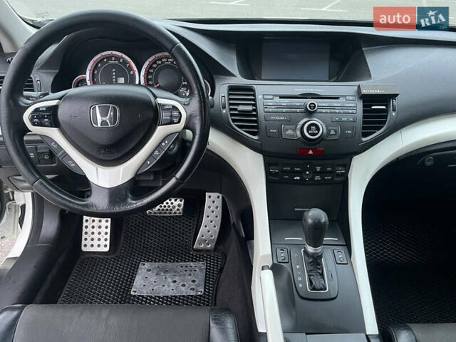 Белый Хонда Аккорд, объемом двигателя 2.35 л и пробегом 260 тыс. км за 12500 $, фото 17 на Automoto.ua