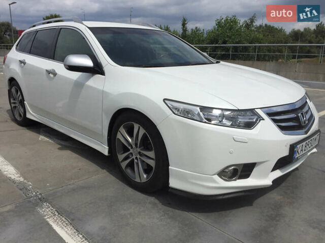 Белый Хонда Аккорд, объемом двигателя 2.35 л и пробегом 239 тыс. км за 13900 $, фото 1 на Automoto.ua