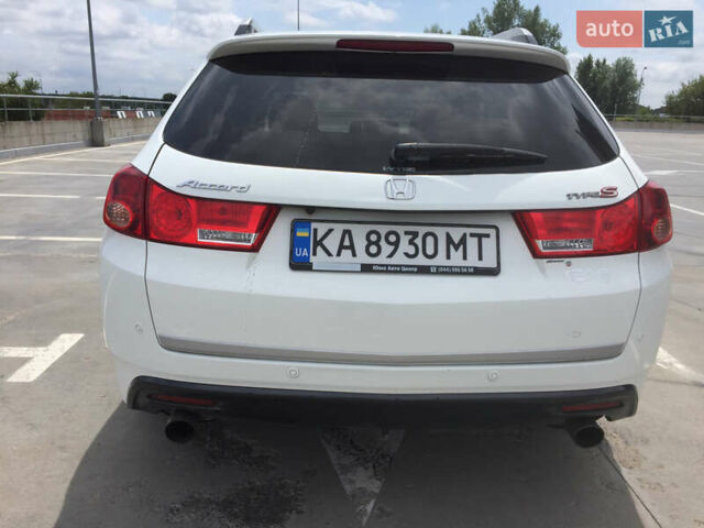 Белый Хонда Аккорд, объемом двигателя 2.35 л и пробегом 239 тыс. км за 13900 $, фото 6 на Automoto.ua