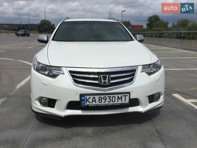 Белый Хонда Аккорд, объемом двигателя 2.35 л и пробегом 239 тыс. км за 13900 $, фото 2 на Automoto.ua
