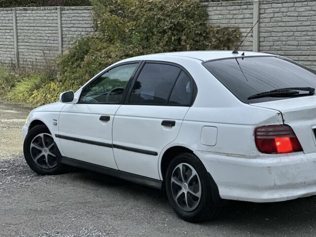 Белый Хонда Аккорд, объемом двигателя 1.9 л и пробегом 350 тыс. км за 999 $, фото 6 на Automoto.ua