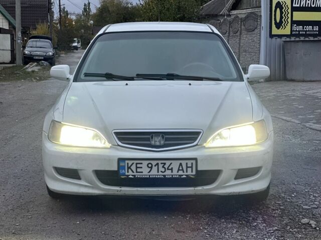 Белый Хонда Аккорд, объемом двигателя 1.9 л и пробегом 350 тыс. км за 999 $, фото 4 на Automoto.ua