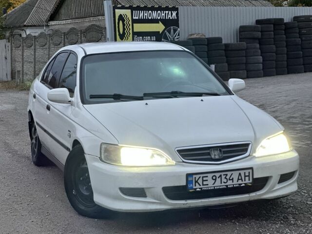 Белый Хонда Аккорд, объемом двигателя 1.9 л и пробегом 350 тыс. км за 999 $, фото 5 на Automoto.ua