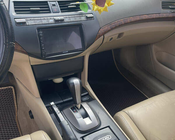 Бежевий Хонда Аккорд, об'ємом двигуна 2.4 л та пробігом 300 тис. км за 6500 $, фото 5 на Automoto.ua