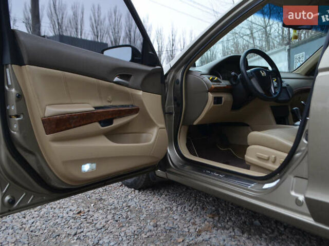 Бежевый Хонда Аккорд, объемом двигателя 2.4 л и пробегом 225 тыс. км за 7500 $, фото 10 на Automoto.ua