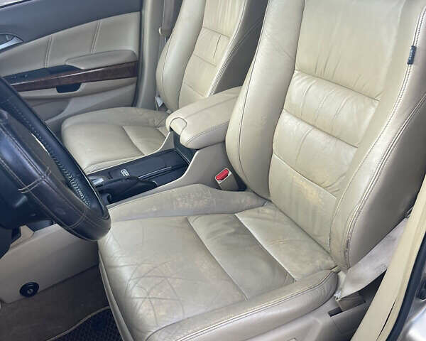 Бежевий Хонда Аккорд, об'ємом двигуна 2.4 л та пробігом 300 тис. км за 6500 $, фото 9 на Automoto.ua