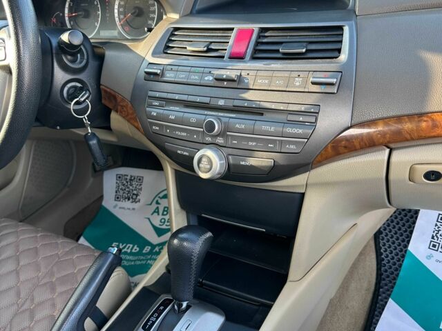 Бежевый Хонда Аккорд, объемом двигателя 2.4 л и пробегом 235 тыс. км за 7200 $, фото 10 на Automoto.ua