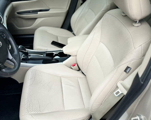 Бежевий Хонда Аккорд, об'ємом двигуна 2.4 л та пробігом 147 тис. км за 12500 $, фото 19 на Automoto.ua
