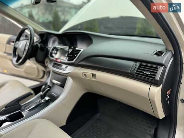 Бежевый Хонда Аккорд, объемом двигателя 2.4 л и пробегом 191 тыс. км за 12600 $, фото 17 на Automoto.ua