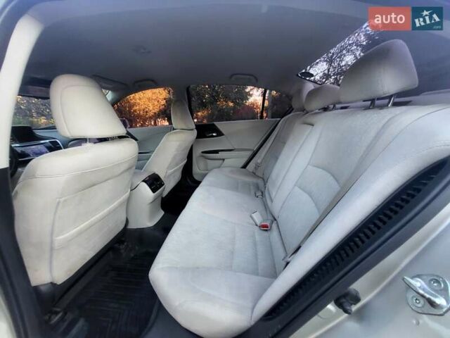 Бежевый Хонда Аккорд, объемом двигателя 2 л и пробегом 250 тыс. км за 12500 $, фото 6 на Automoto.ua