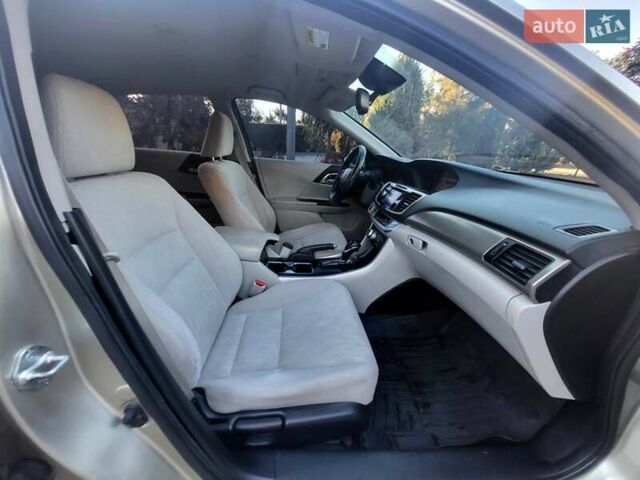 Бежевый Хонда Аккорд, объемом двигателя 2 л и пробегом 250 тыс. км за 12500 $, фото 4 на Automoto.ua