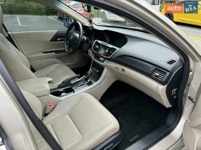 Бежевий Хонда Аккорд, об'ємом двигуна 2.4 л та пробігом 147 тис. км за 12500 $, фото 6 на Automoto.ua