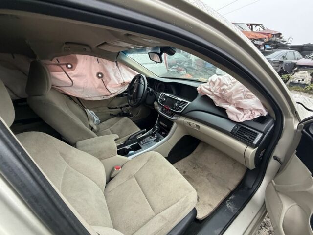 Бежевый Хонда Аккорд, объемом двигателя 2.4 л и пробегом 170 тыс. км за 5500 $, фото 5 на Automoto.ua