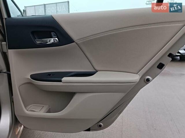 Бежевый Хонда Аккорд, объемом двигателя 2.4 л и пробегом 350 тыс. км за 11340 $, фото 34 на Automoto.ua