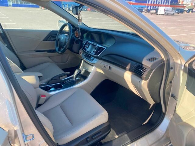 Бежевый Хонда Аккорд, объемом двигателя 2 л и пробегом 270 тыс. км за 11112 $, фото 3 на Automoto.ua