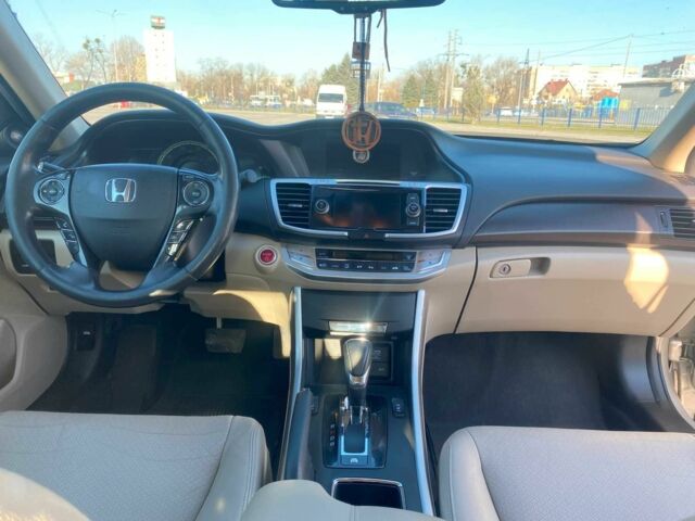 Бежевый Хонда Аккорд, объемом двигателя 2 л и пробегом 270 тыс. км за 11112 $, фото 4 на Automoto.ua