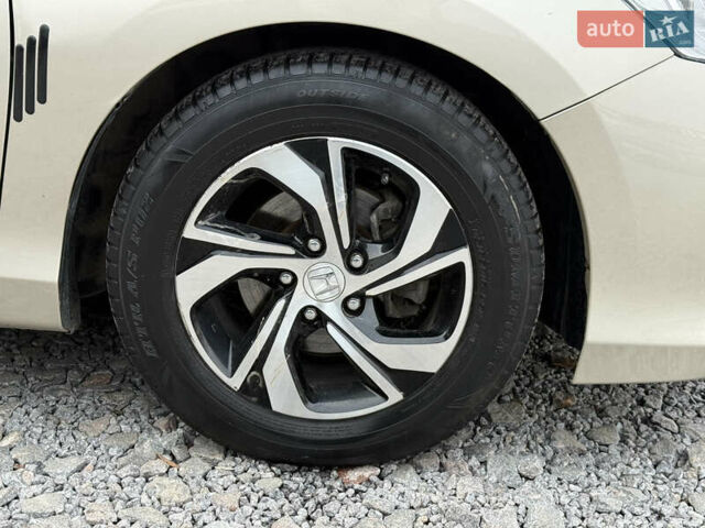 Бежевый Хонда Аккорд, объемом двигателя 2.36 л и пробегом 70 тыс. км за 14700 $, фото 5 на Automoto.ua