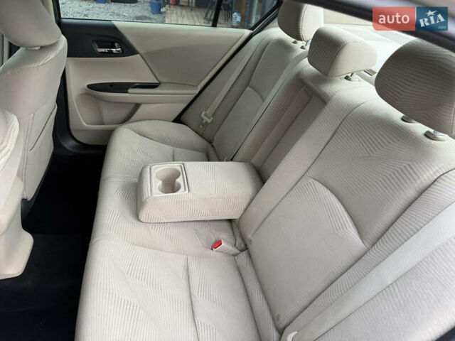 Бежевый Хонда Аккорд, объемом двигателя 2.36 л и пробегом 70 тыс. км за 14700 $, фото 11 на Automoto.ua