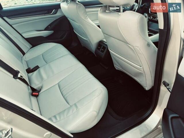 Бежевый Хонда Аккорд, объемом двигателя 2 л и пробегом 165 тыс. км за 19300 $, фото 17 на Automoto.ua