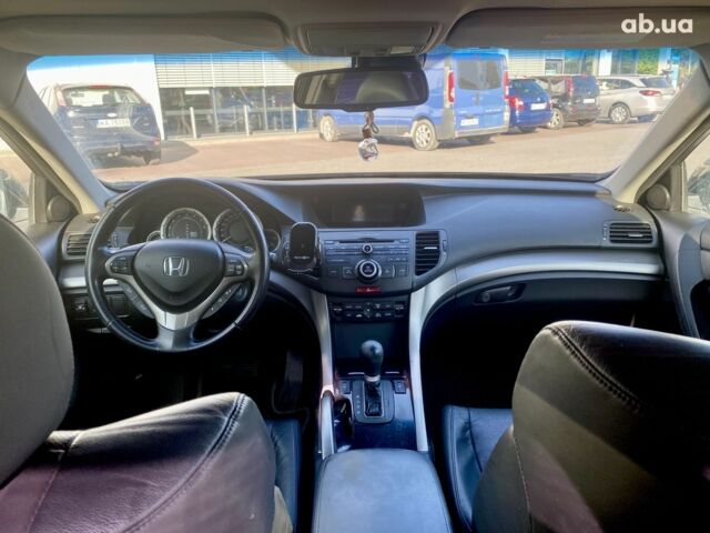 Черный Хонда Аккорд, объемом двигателя 0 л и пробегом 205 тыс. км за 10800 $, фото 2 на Automoto.ua