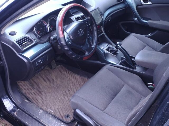 Чорний Хонда Аккорд, об'ємом двигуна 2 л та пробігом 2 тис. км за 10000 $, фото 6 на Automoto.ua