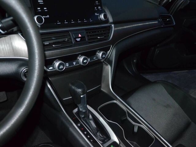 Черный Хонда Аккорд, объемом двигателя 1.5 л и пробегом 132 тыс. км за 16700 $, фото 4 на Automoto.ua