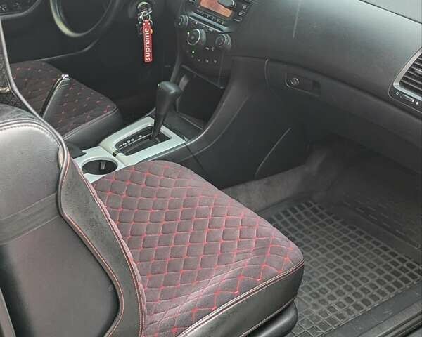 Черный Хонда Аккорд, объемом двигателя 2.4 л и пробегом 262 тыс. км за 5300 $, фото 11 на Automoto.ua