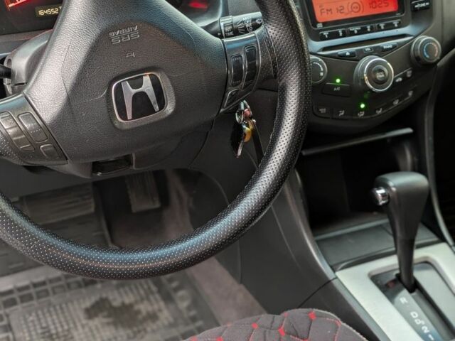 Черный Хонда Аккорд, объемом двигателя 2.4 л и пробегом 164 тыс. км за 5200 $, фото 7 на Automoto.ua