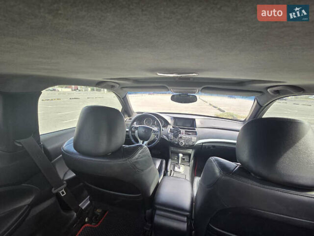 Черный Хонда Аккорд, объемом двигателя 3.5 л и пробегом 256 тыс. км за 8300 $, фото 18 на Automoto.ua