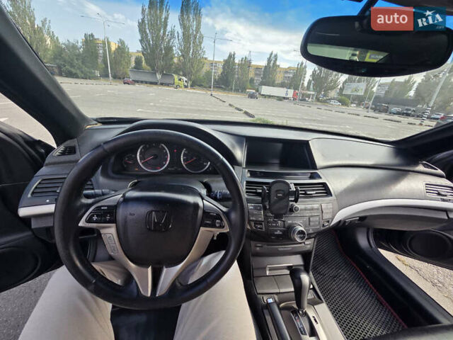 Черный Хонда Аккорд, объемом двигателя 3.5 л и пробегом 256 тыс. км за 8300 $, фото 15 на Automoto.ua